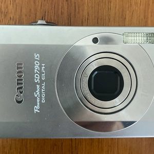 Canon PowerShot Digital ELPH 10.0MP Digital Camera